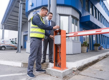 Установка шлагбаума